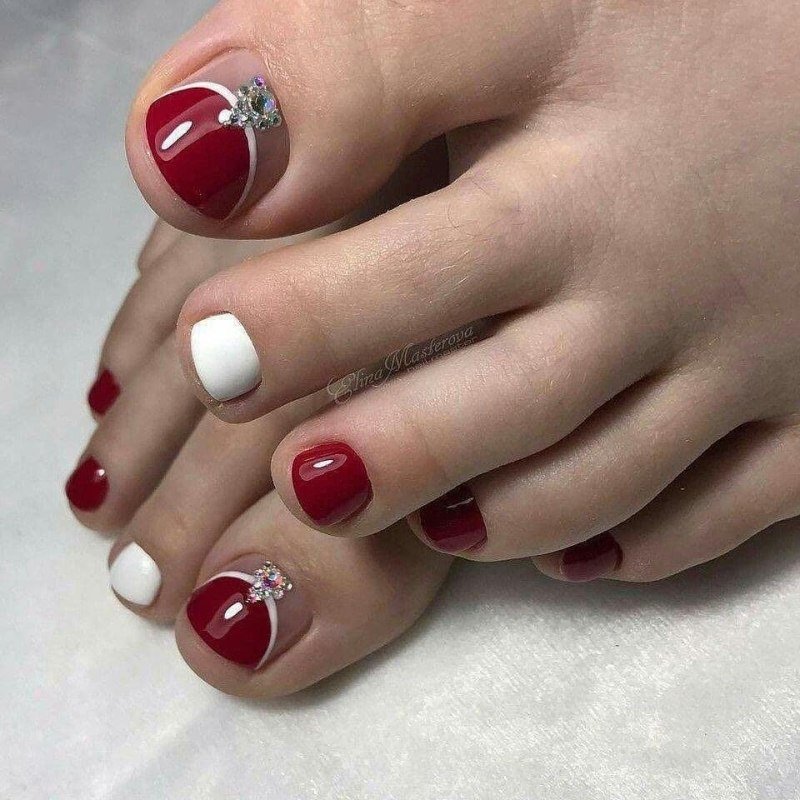 Педикюр дизайн паук