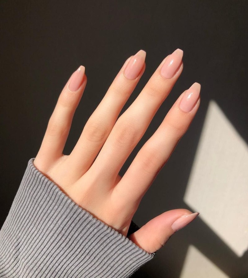 Длинные прозрачные ногти