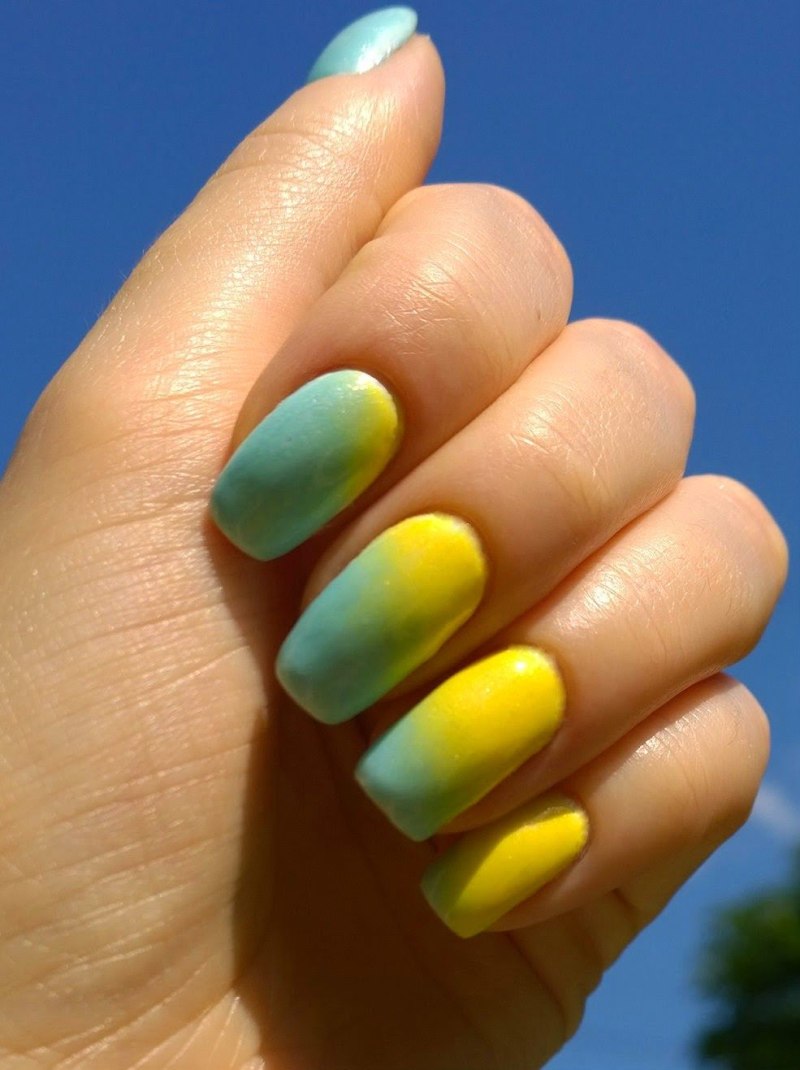 Двухцветный маникюр