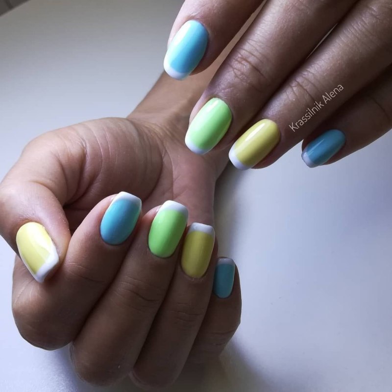 Яркий двухцветный маникюр