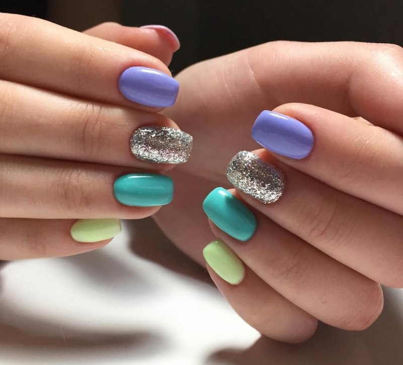 Разноцветный маникюр