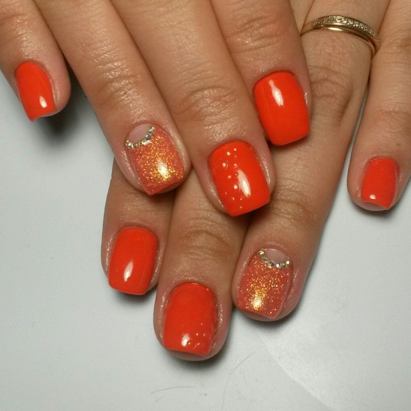 Лак Essie оранжевый