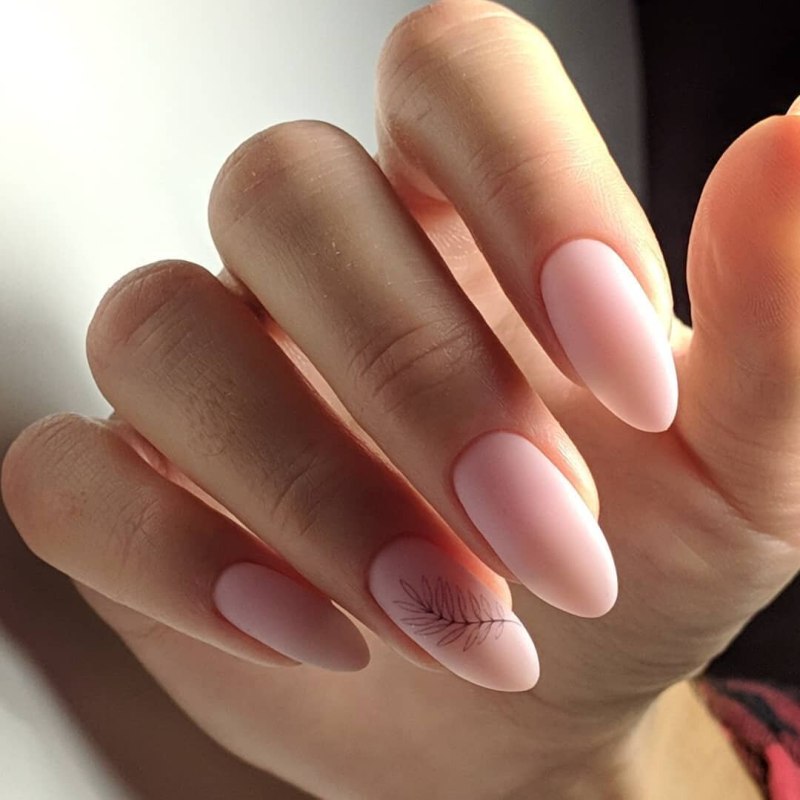 Нюдовый маникюр миндаль короткие
