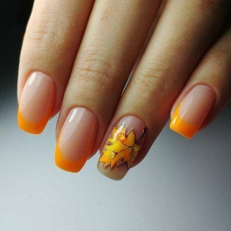 Маникюр с перышком