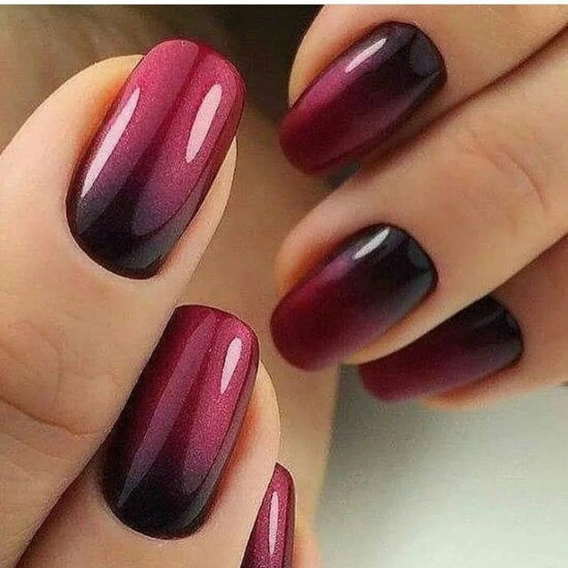 Бордовые ногти