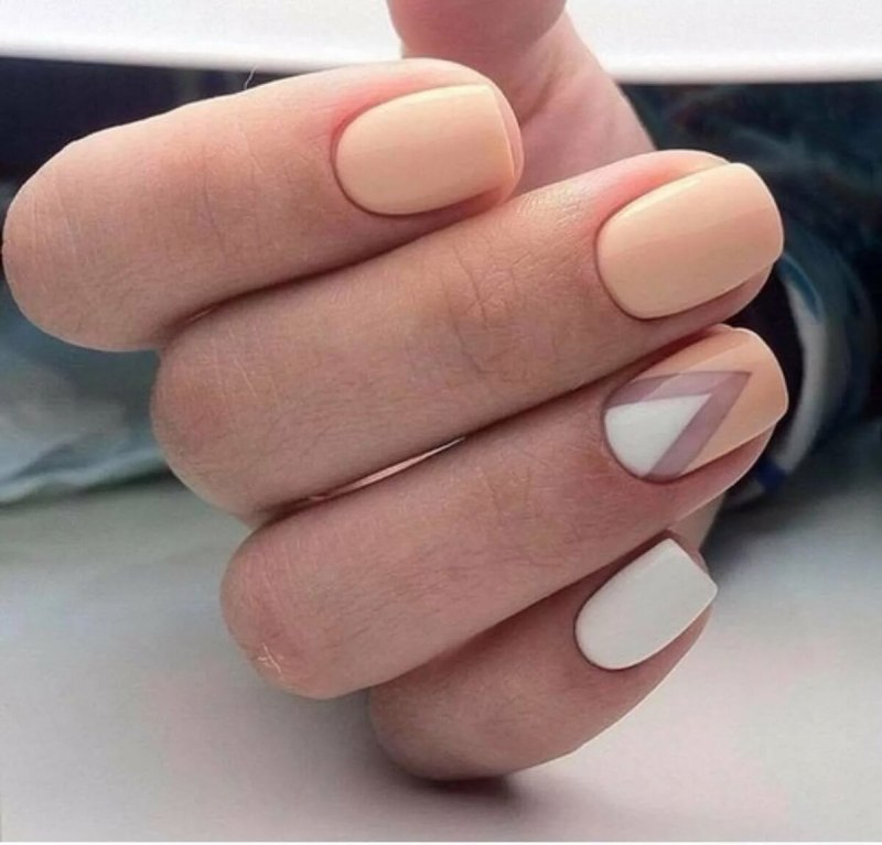 Серо-розовый маникюр