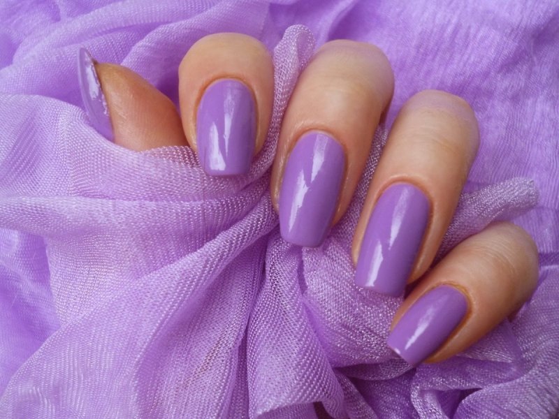 Лак Essie сиреневый
