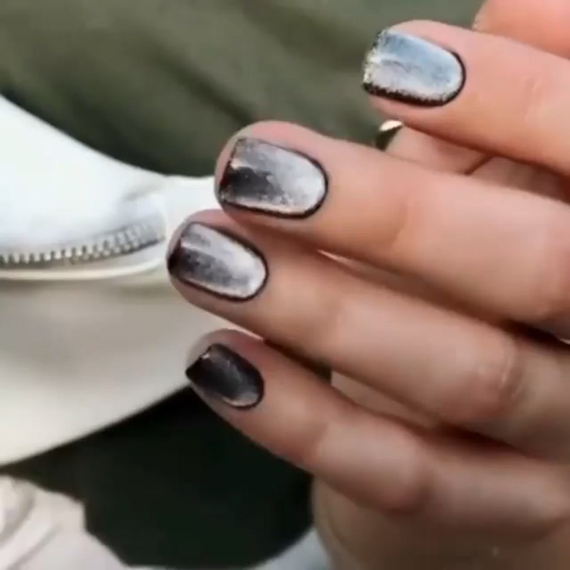 Маникюр кошачий глаз серебристый