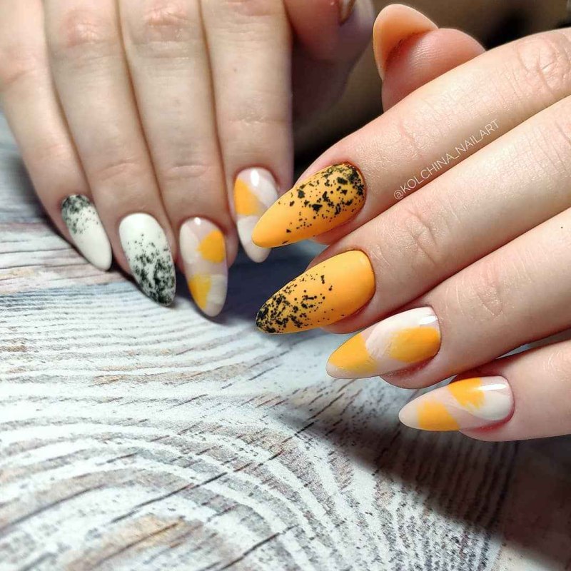 Пасхальный маникюр на короткие ногти