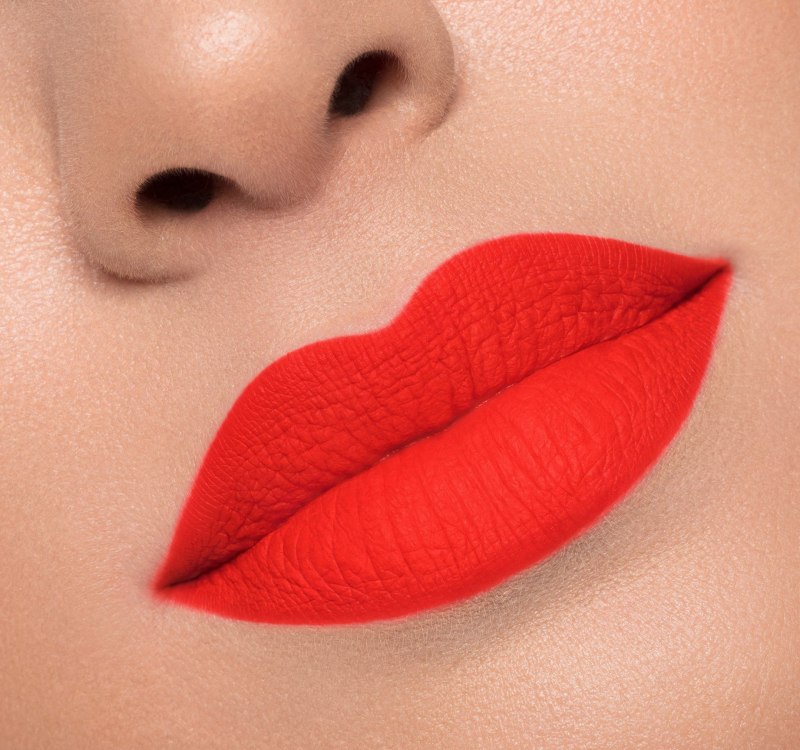 Maybelline Color Sensational карандаш для губ