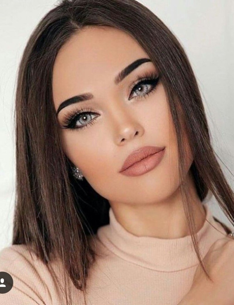 Ресницы Ким Кардашян