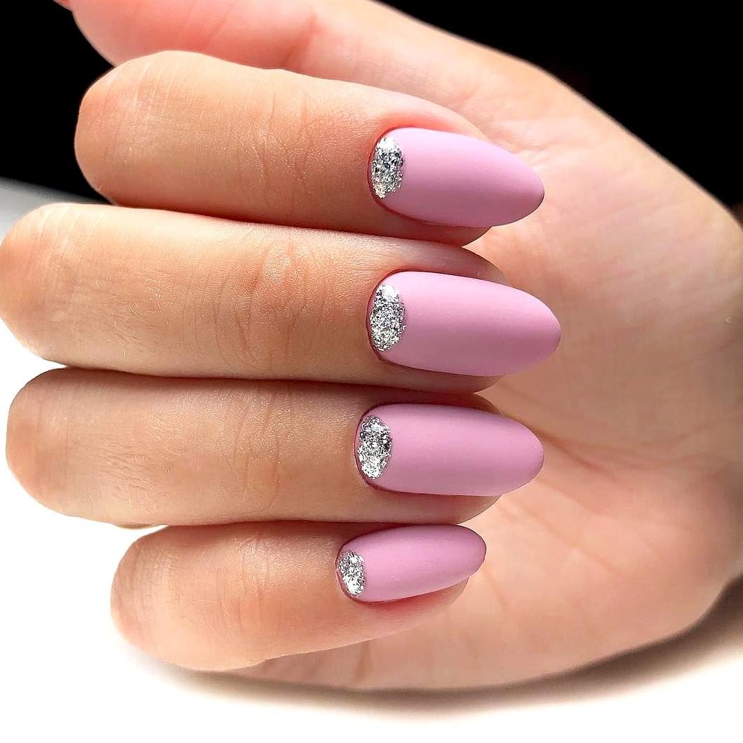 Белый полукруг на ногтях. Ногти круглые розовые. Маникюр розовый полукруглые. Ногти полукруглые. Ногти полукруглые розовые.