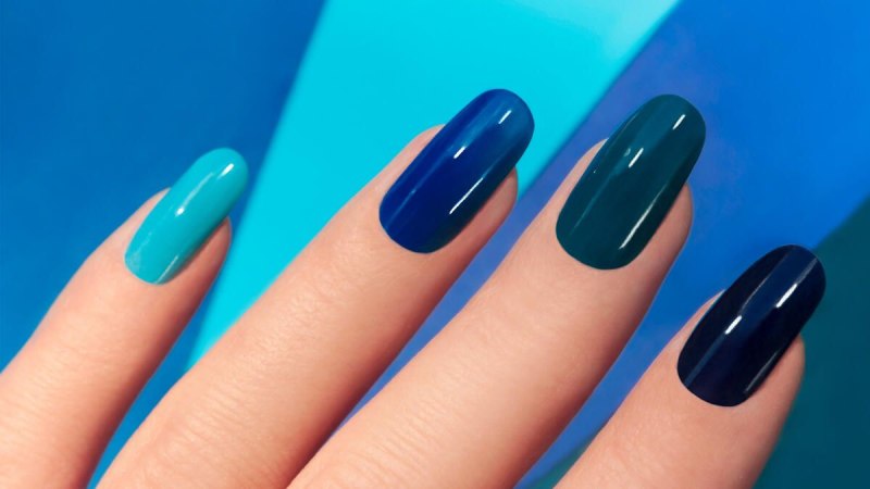 Essie темно синий
