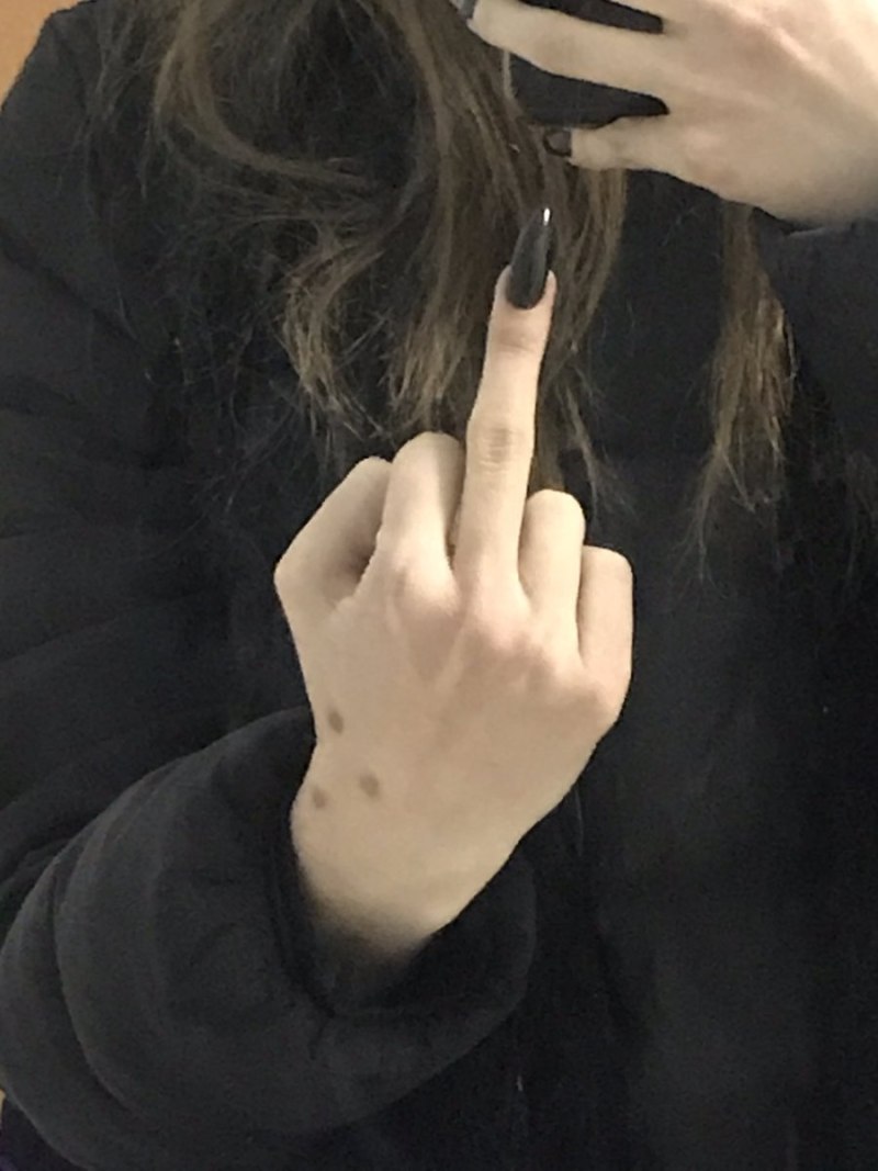 Маникюр с надписями