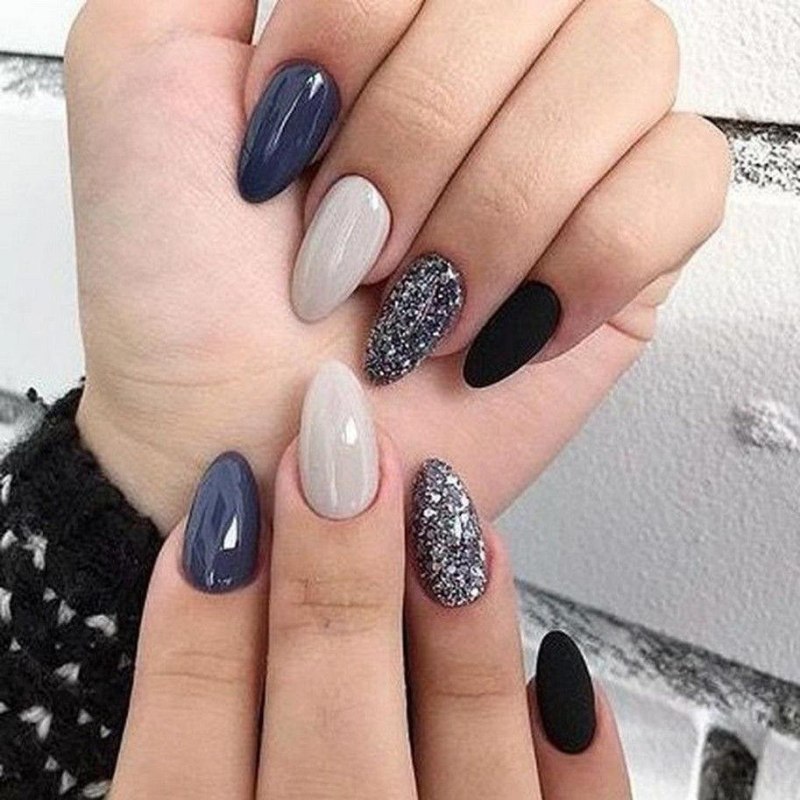 Серые овальные ногти