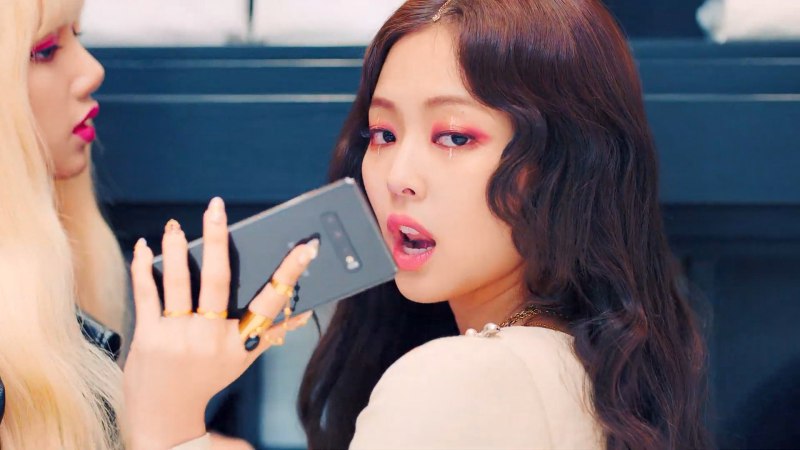 BLACKPINK маникюр Дженни
