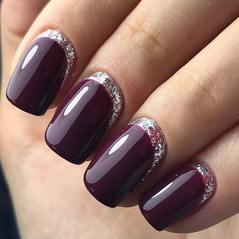 Сливовый маникюр на короткие ногти