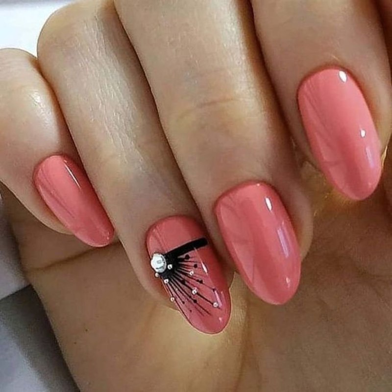 Коралловые ногти однотонные