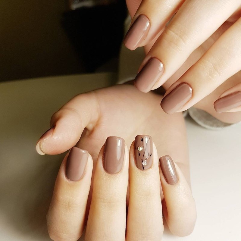 Цвет шеллака на короткие ногти