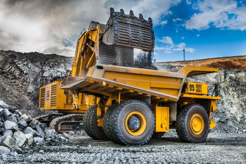 730е Komatsu
