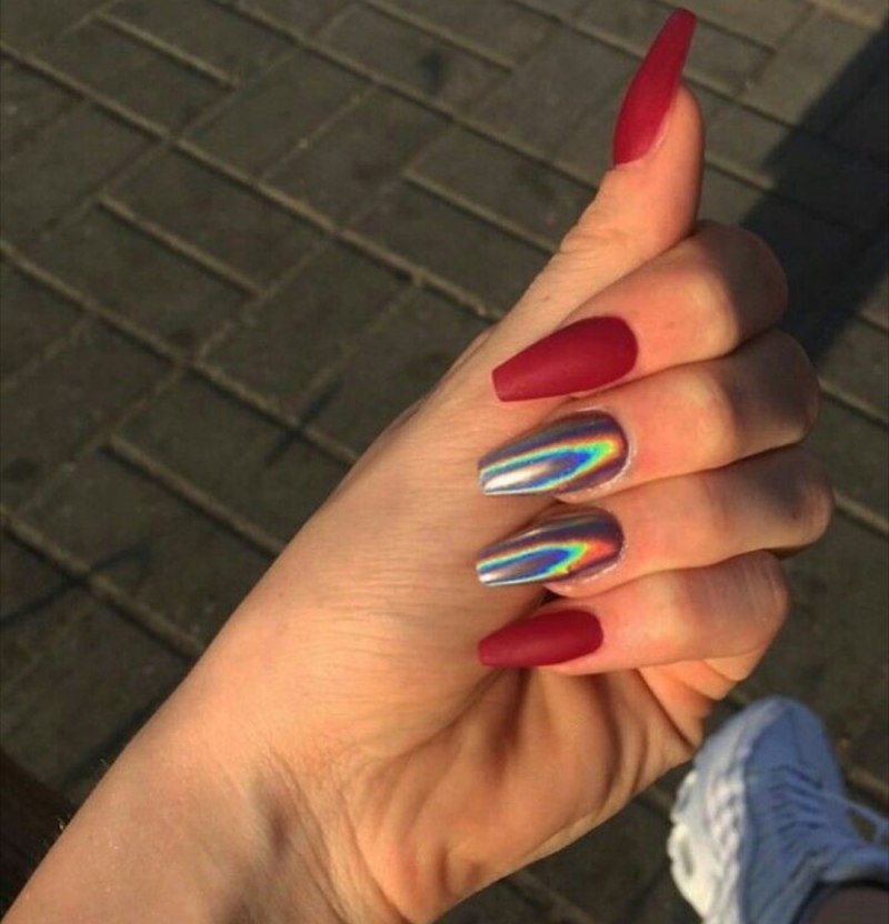 Ногти длинные миндаль яркие