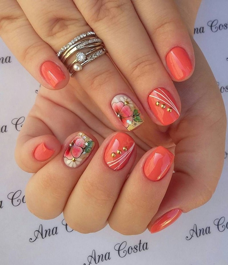 Коралловый маникюр с ажуром