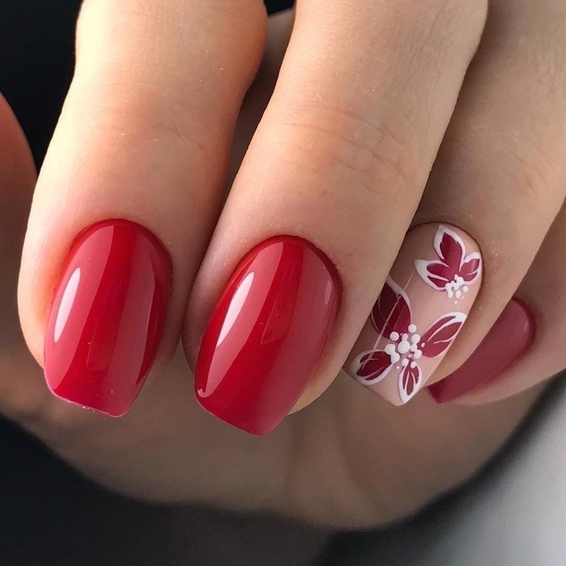 Маникюр на короткие квадратные красный