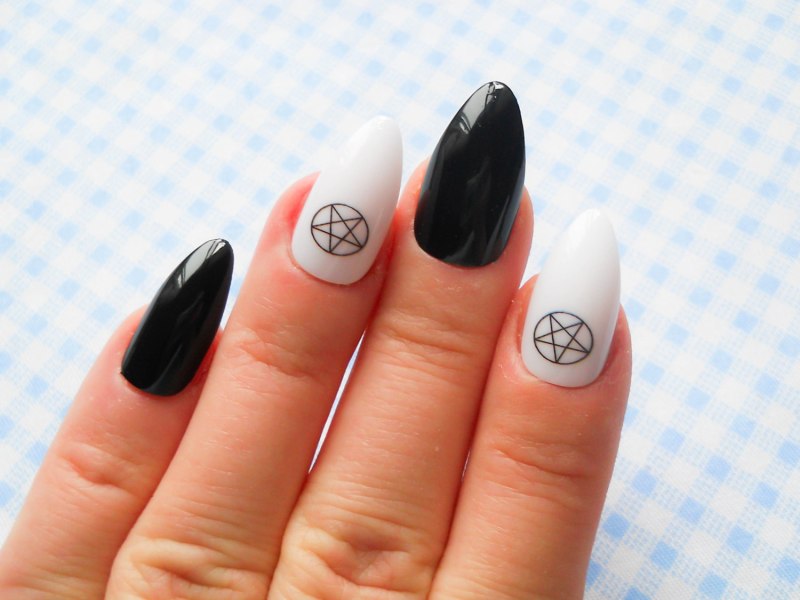 Nails 2022 стилет
