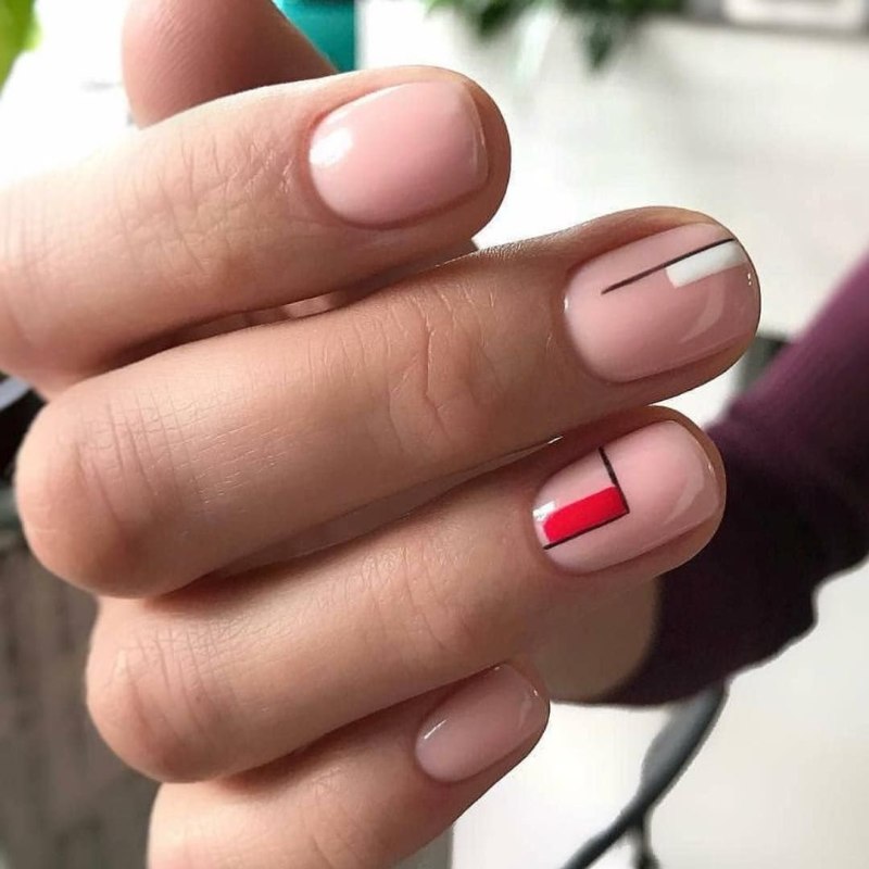 Маникюр на короткие ногти Минимализм
