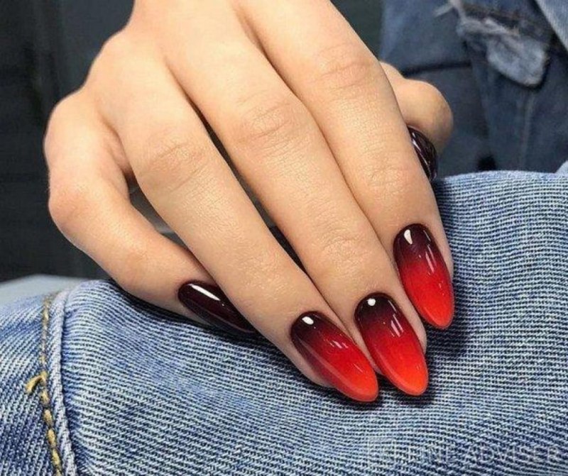 Маникюр омбре