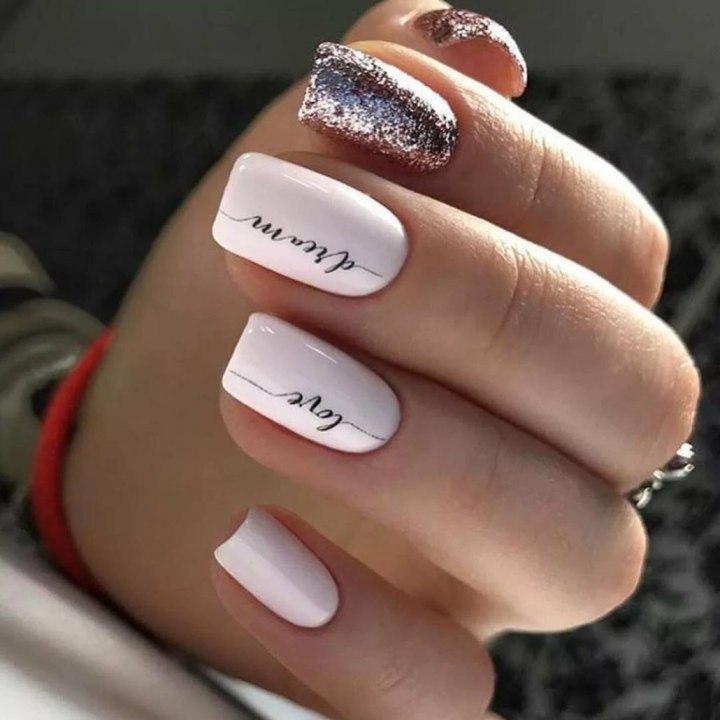 Маникюр с надписями