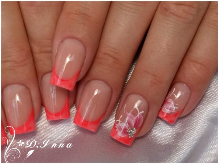Маникюр красный френч