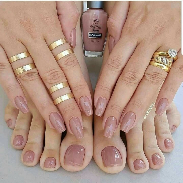 Педикюр нюд